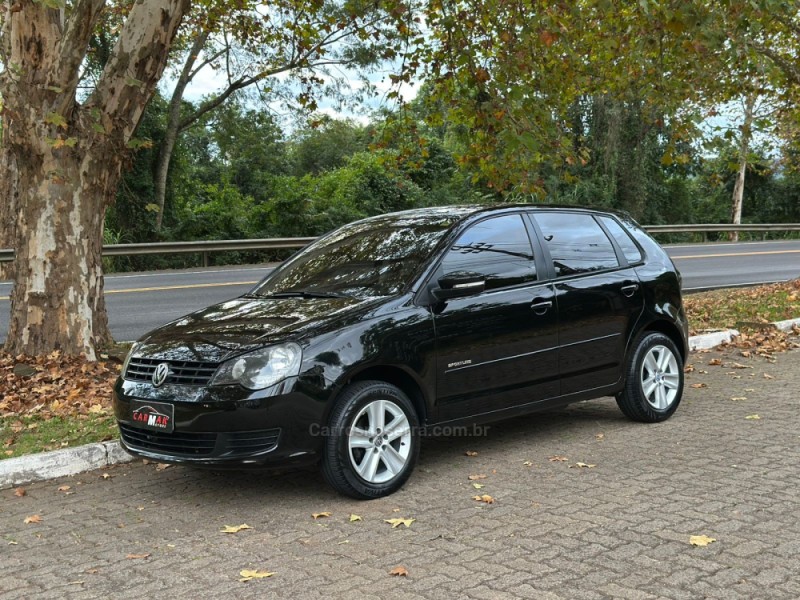 POLO 1.6 MI 8V FLEX 4P MANUAL - 2013 - DOIS IRMãOS