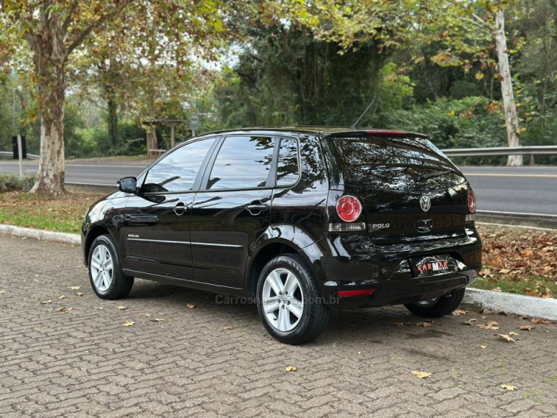 POLO 1.6 MI 8V FLEX 4P MANUAL - 2013 - DOIS IRMãOS