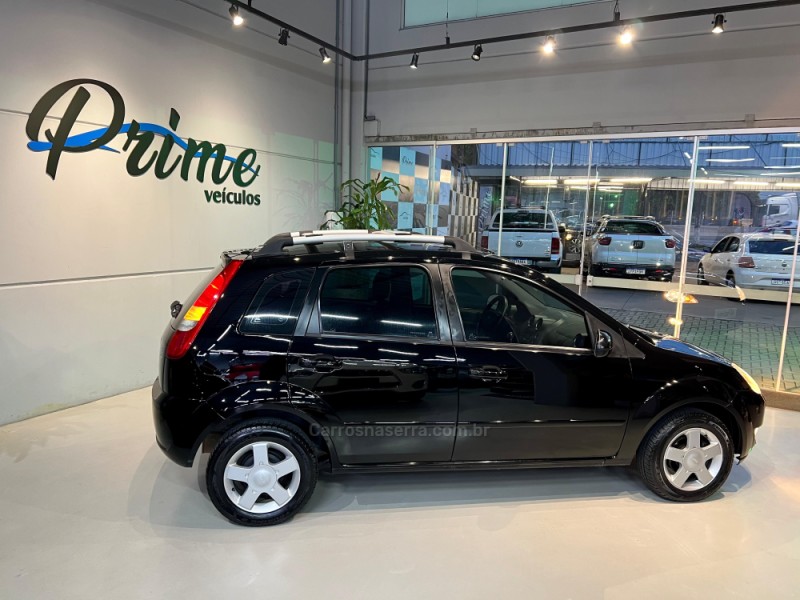 FIESTA 1.6 MPI 8V GASOLINA 4P MANUAL - 2006 - ESTâNCIA VELHA
