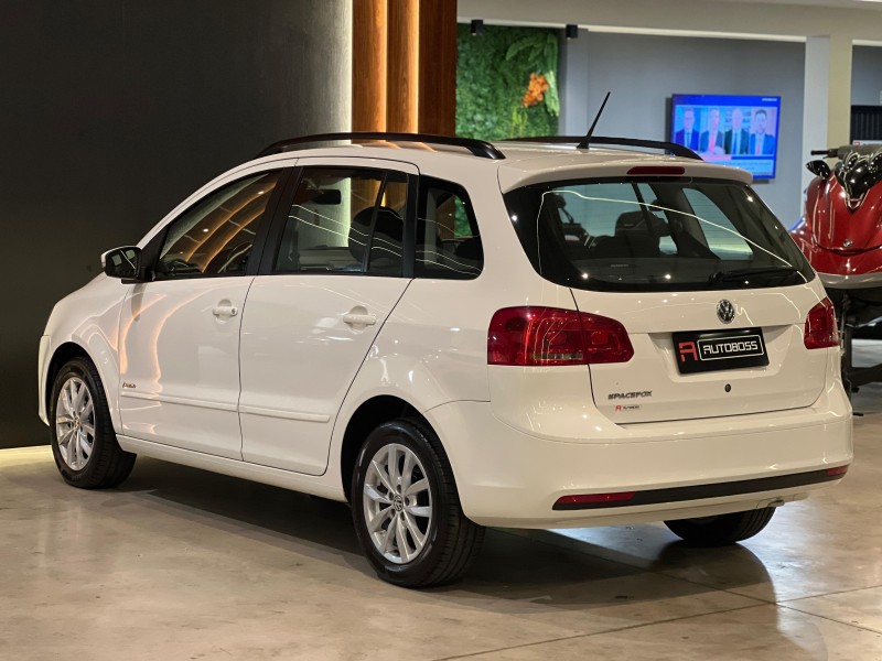 SPACEFOX 1.6 MI TREND 8V FLEX 4P MANUAL - 2014 - NOVO HAMBURGO