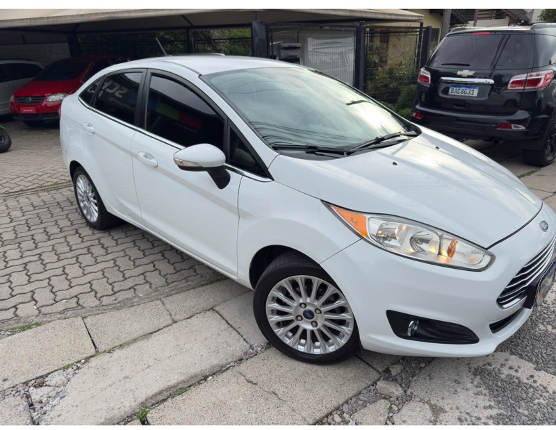 FIESTA 1.6 TITANIUM SEDAN 16V FLEX 4P AUTOMÁTICO - 2014 - NOVA PETRóPOLIS