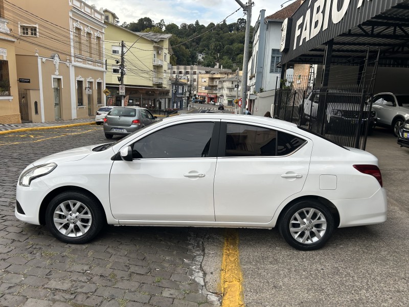 VERSA 1.6 16V FLEX SV 4P XTRONIC - 2018 - GARIBALDI
