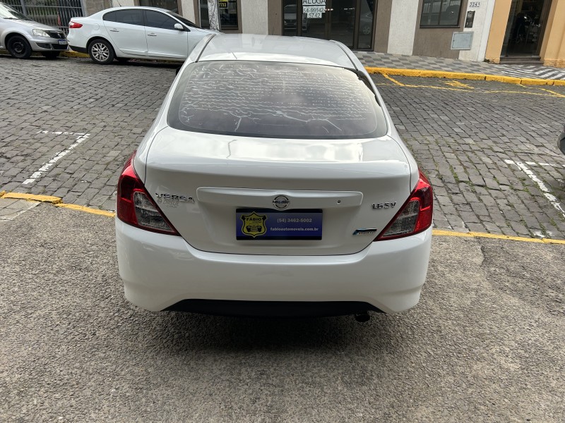 VERSA 1.6 16V FLEX SV 4P XTRONIC - 2018 - GARIBALDI