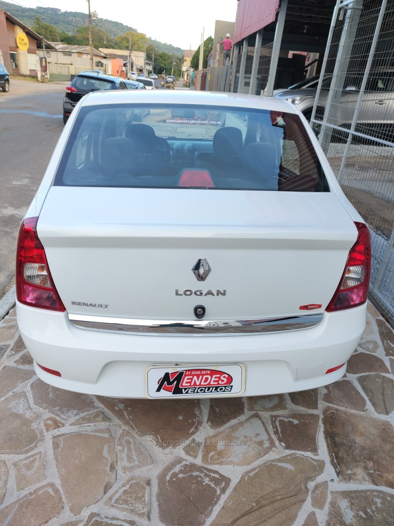 LOGAN 1.0 EXPRESSION 16V FLEX 4P MANUAL - 2012 - TRêS COROAS