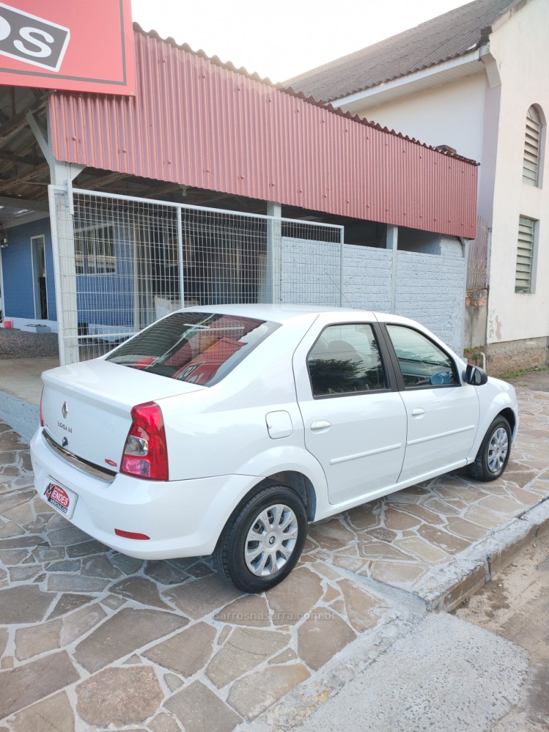LOGAN 1.0 EXPRESSION 16V FLEX 4P MANUAL - 2012 - TRêS COROAS