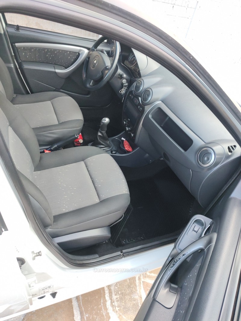 LOGAN 1.0 EXPRESSION 16V FLEX 4P MANUAL - 2012 - TRêS COROAS