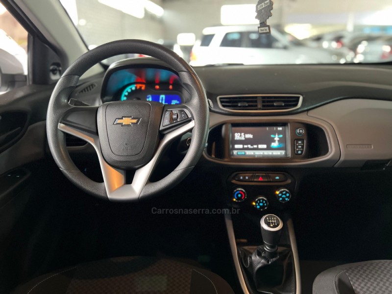 ONIX 1.4 MPFI LT 8V FLEX 4P MANUAL - 2017 - CAXIAS DO SUL