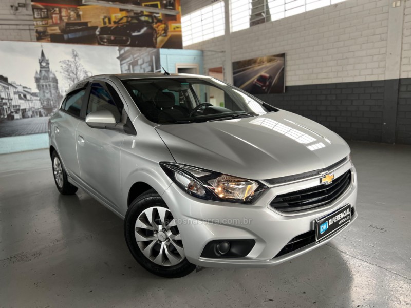 ONIX 1.4 MPFI LT 8V FLEX 4P MANUAL - 2017 - CAXIAS DO SUL