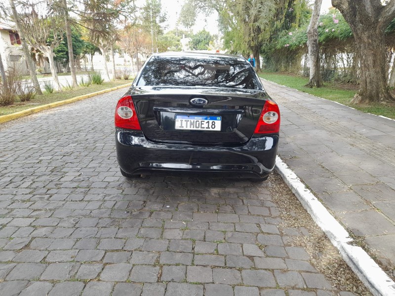 FOCUS 2.0 GLX SEDAN 16V FLEX 4P MANUAL - 2013 - FARROUPILHA