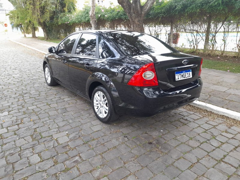 FOCUS 2.0 GLX SEDAN 16V FLEX 4P MANUAL - 2013 - FARROUPILHA