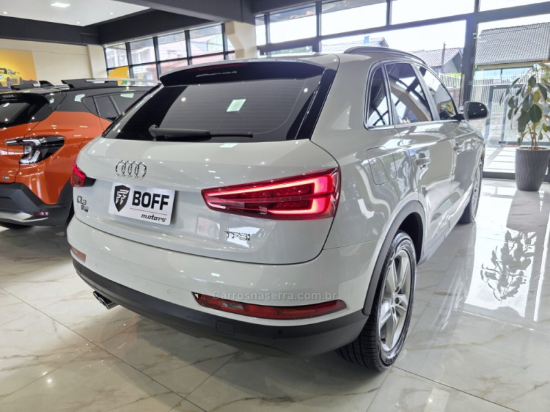 Q3 1.4 TFSI AMBIENTE GASOLINA 4P S TRONIC - 2016 - CAXIAS DO SUL
