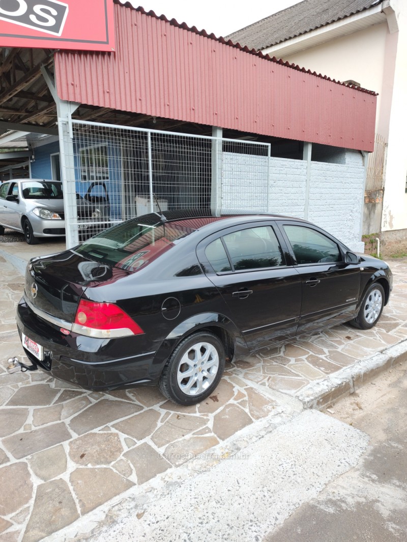 VECTRA 2.0 MPFI EXPRESSION 8V FLEX 4P MANUAL - 2009 - TRêS COROAS