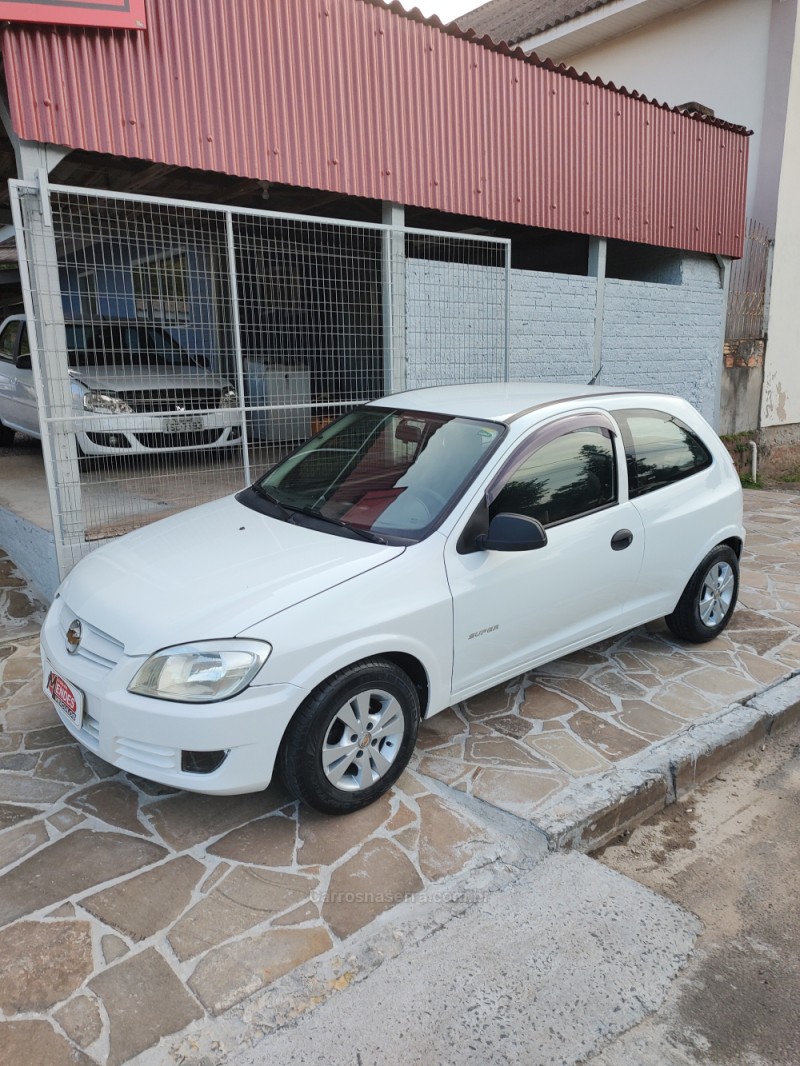 CELTA 1.0 MPFI VHC SUPER 8V FLEX 2P MANUAL - 2008 - TRêS COROAS