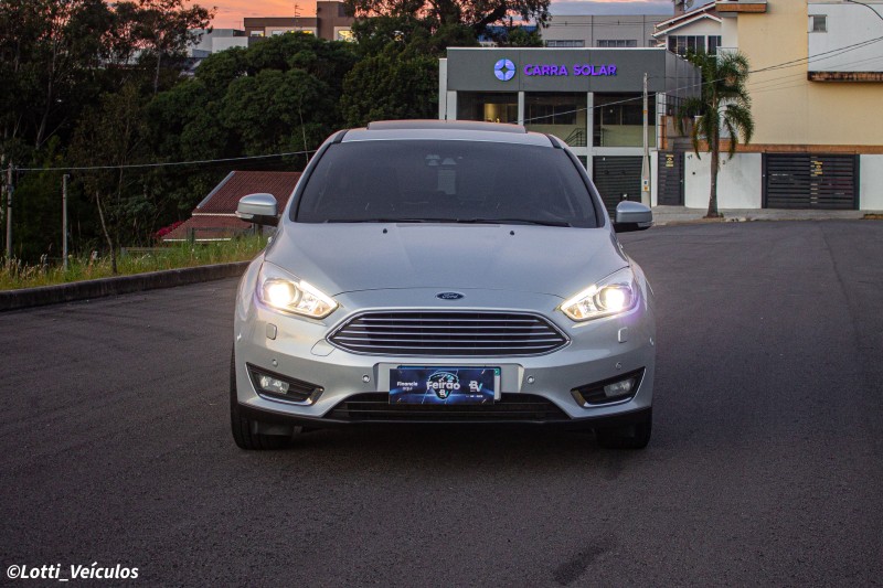 FOCUS 2.0 TITANIUM PLUS HATCH 16V FLEX 4P AUTO - 2016 - FARROUPILHA