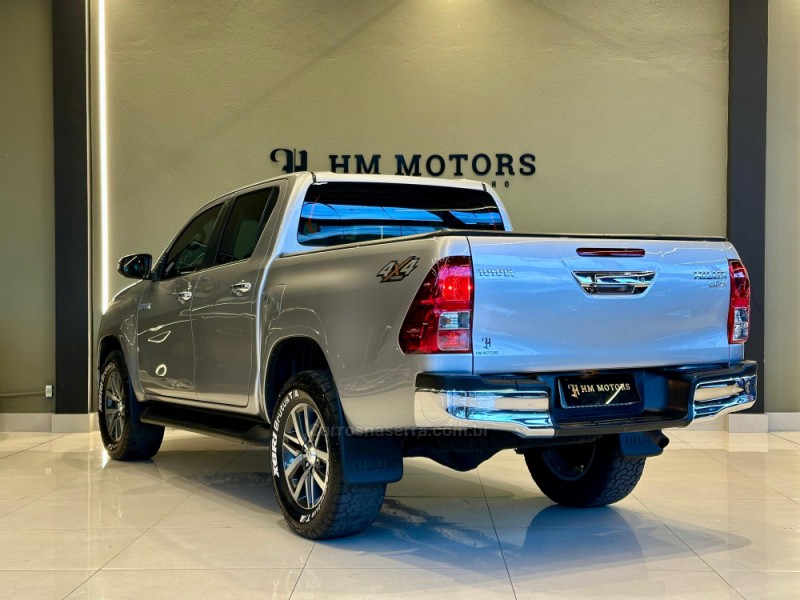 HILUX 2.8 SRX 4X4 CD 16V DIESEL 4P AUTOMÁTICO - 2017 - CAXIAS DO SUL