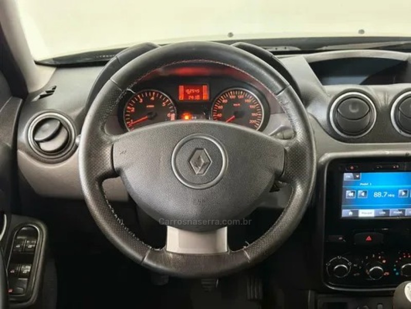 DUSTER 2.0 TECH ROAD 4X2 16V FLEX 4P MANUAL - 2015 - IVOTI