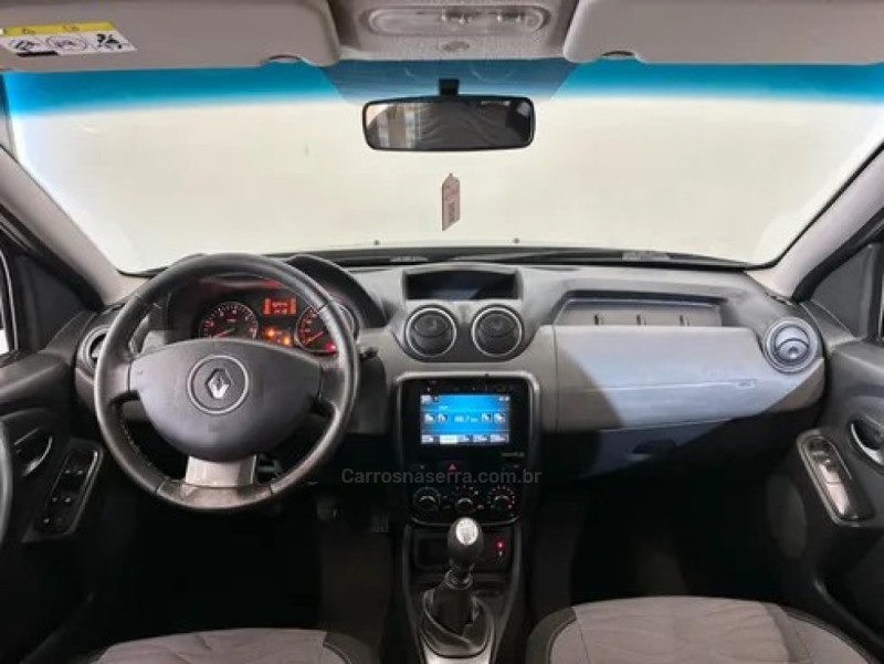 DUSTER 2.0 TECH ROAD 4X2 16V FLEX 4P MANUAL - 2015 - IVOTI