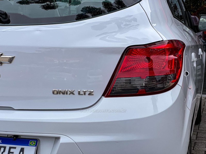 ONIX 1.4 MPFI LTZ 8V FLEX 4P AUTOMÁTICO - 2015 - CANELA