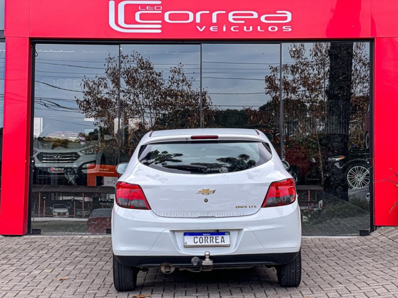 ONIX 1.4 MPFI LTZ 8V FLEX 4P AUTOMÁTICO - 2015 - CANELA