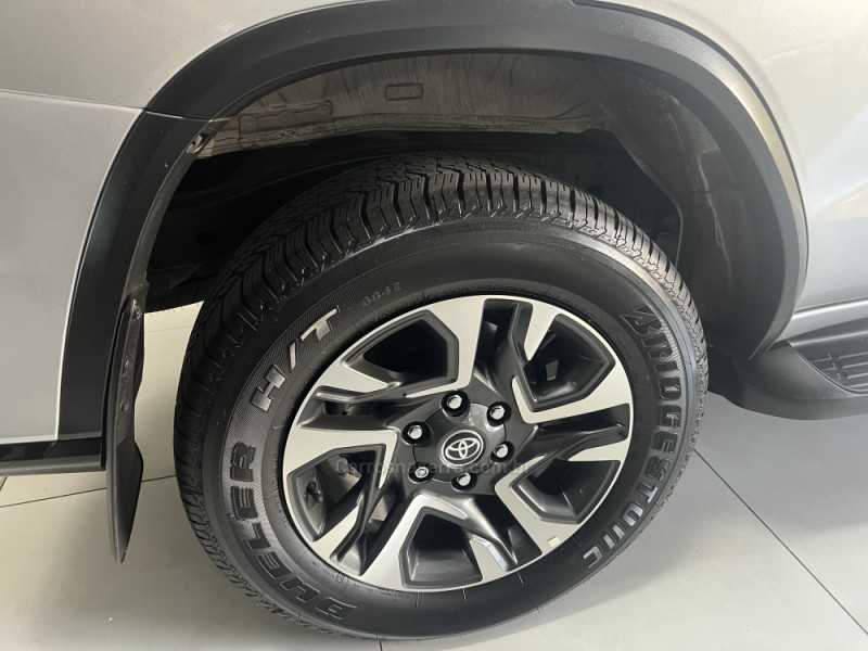 HILUX SW4 2.8 4X4 SRX PLATINUM TURBO 7 LUGARES DIESEL 4P AUTOMÁTICO - 2024 - BENTO GONçALVES