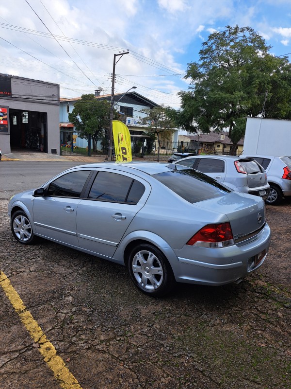 VECTRA 2.0 MPFI ELEGANCE 8V 140CV FLEX 4P MANUAL - 2009 - FARROUPILHA