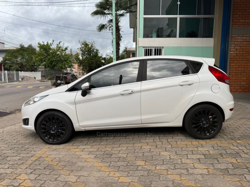 FIESTA 1.6 TITANIUM HATCH 16V FLEX 4P MANUAL - 2014 - BENTO GONçALVES