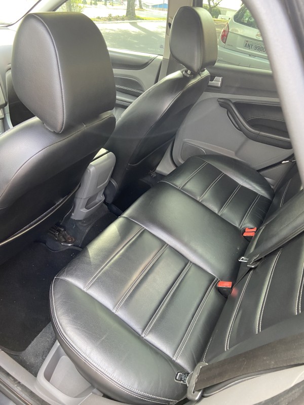 FOCUS 2.0 TITANIUM 16V FLEX 4P AUTOMÁTICO - 2012 - FARROUPILHA