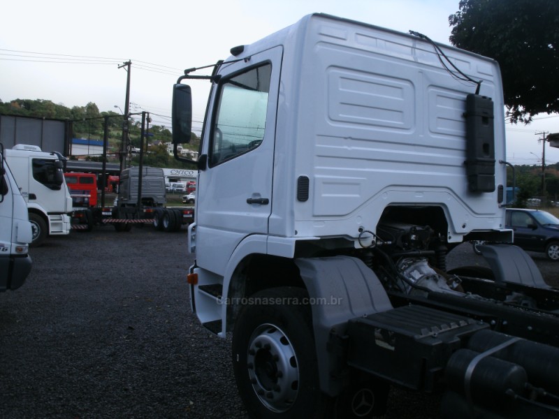ATEGO 2425 3 EIXOS - 2011 - GARIBALDI