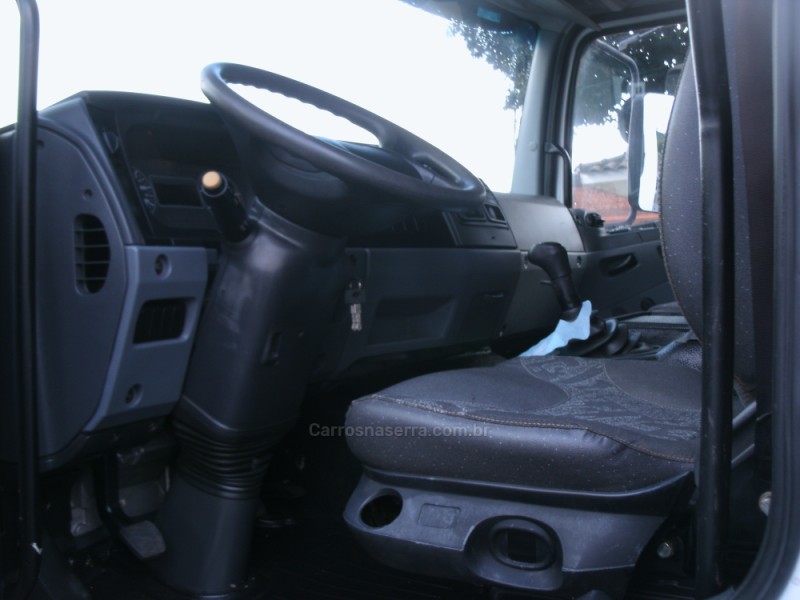 ATEGO 2425 3 EIXOS - 2011 - GARIBALDI