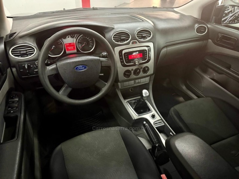 FOCUS 2.0 GLX 16V GASOLINA 4P MANUAL - 2009 - CAXIAS DO SUL
