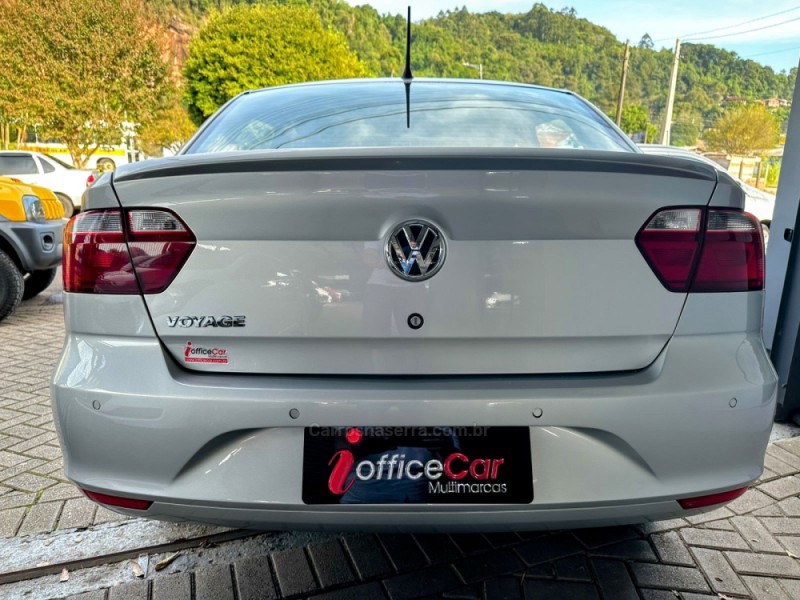 VOYAGE 1.0 MI COMFORTLINE 8V FLEX 4P MANUAL - 2016 - TRêS COROAS