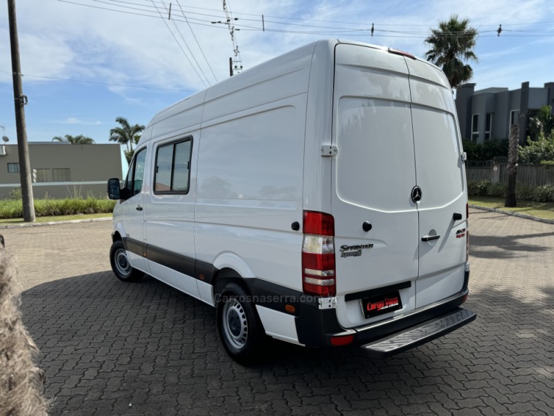 SPRINTER 2.1 FURGÃO 415 CDI TETO ALTO DIESEL 3P MANUAL - 2014 - ESTâNCIA VELHA