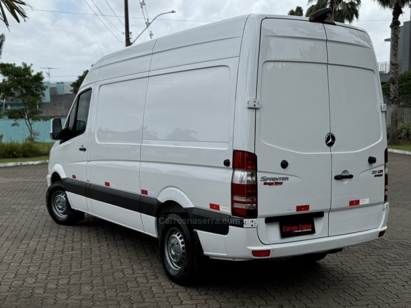 SPRINTER 2.1 FURGÃO 415 CDI TETO ALTO DIESEL 3P MANUAL - 2015 - ESTâNCIA VELHA