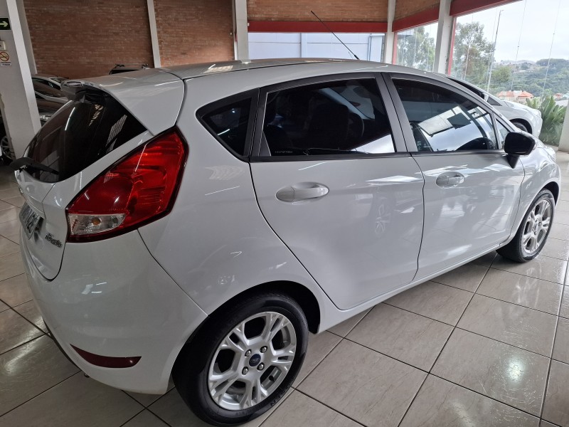 FIESTA 1.5 SE HATCH 16V FLEX 4P MANUAL - 2014 - FARROUPILHA