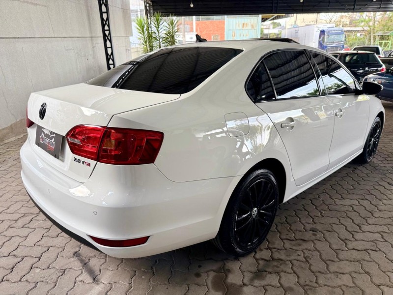 JETTA 2.0 TSI HIGHLINE 211CV GASOLINA 4P TIPTRONIC - 2013 - CAXIAS DO SUL