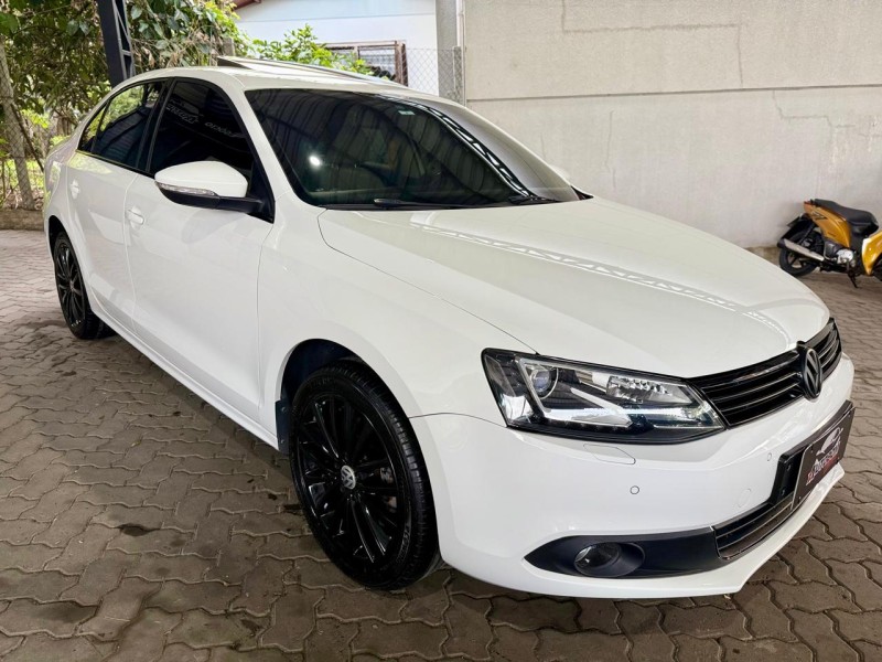 JETTA 2.0 TSI HIGHLINE 211CV GASOLINA 4P TIPTRONIC - 2013 - CAXIAS DO SUL