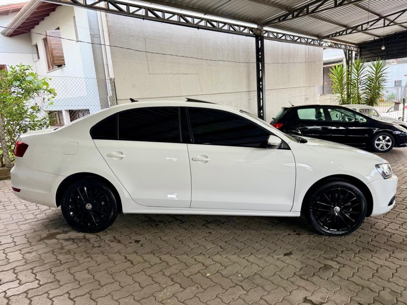 JETTA 2.0 TSI HIGHLINE 211CV GASOLINA 4P TIPTRONIC - 2013 - CAXIAS DO SUL