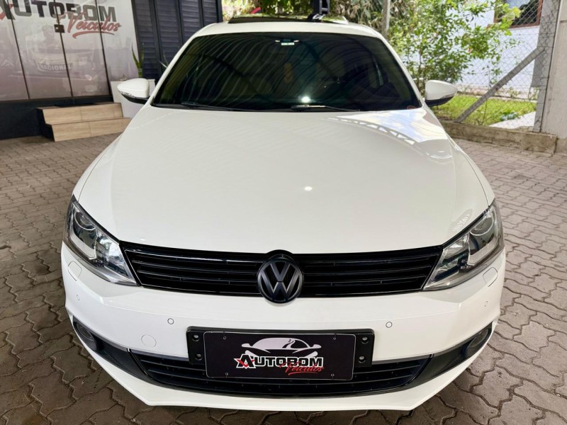 JETTA 2.0 TSI HIGHLINE 211CV GASOLINA 4P TIPTRONIC - 2013 - CAXIAS DO SUL