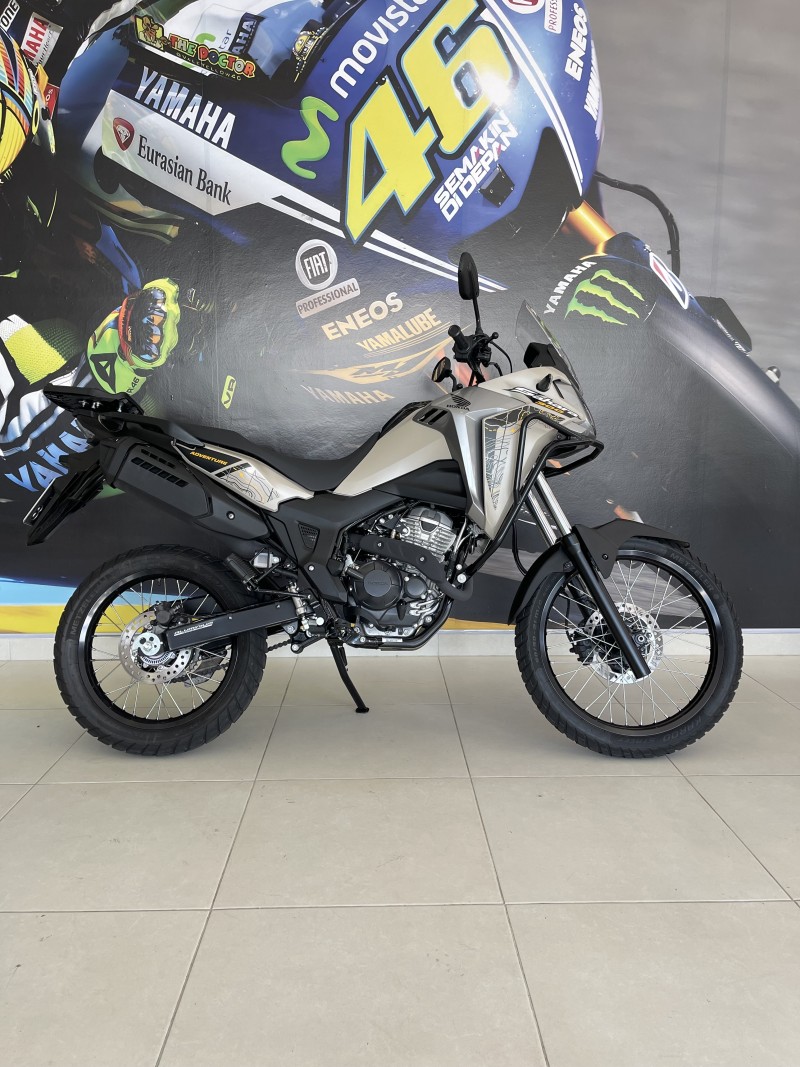 XRE 300 SAHARA ADVENTURE - 2025 - PASSO FUNDO