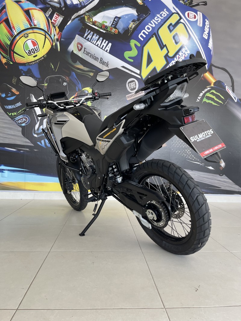 XRE 300 SAHARA ADVENTURE - 2025 - PASSO FUNDO