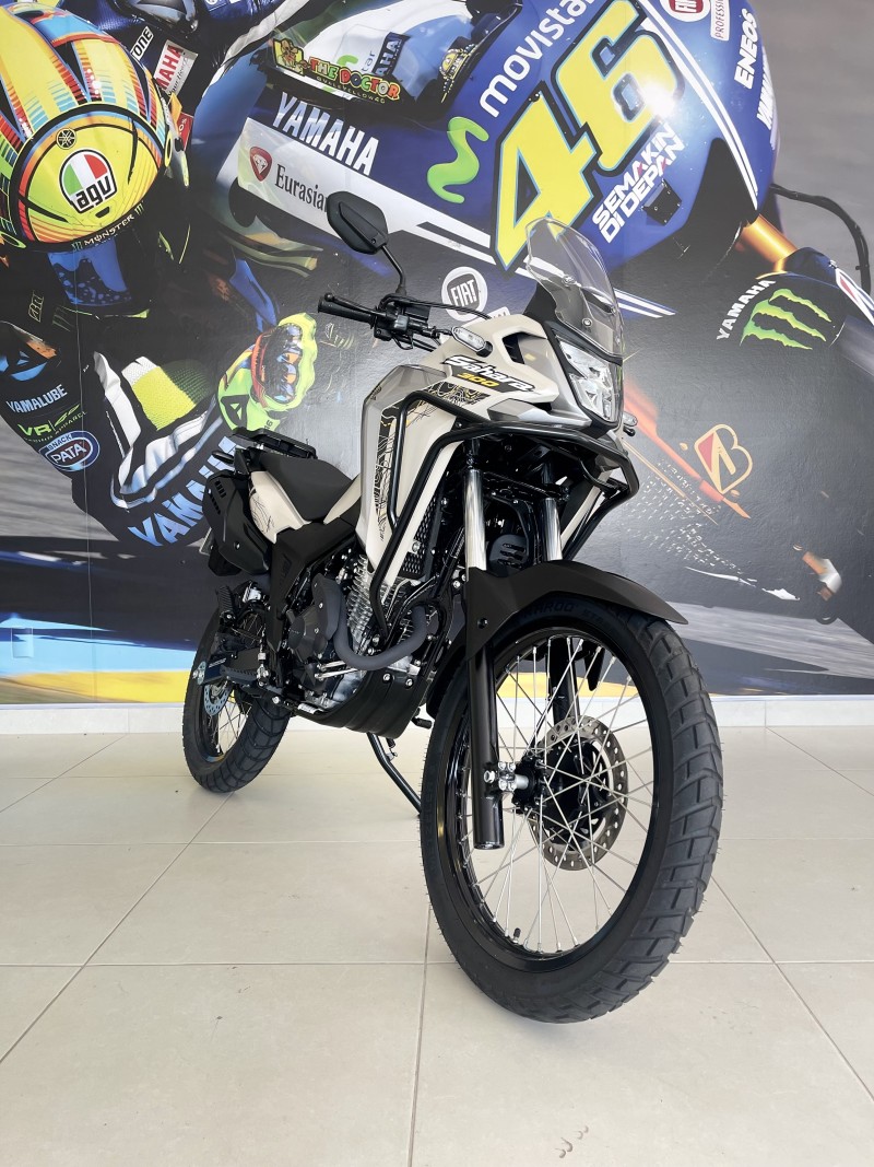 XRE 300 SAHARA ADVENTURE - 2025 - PASSO FUNDO