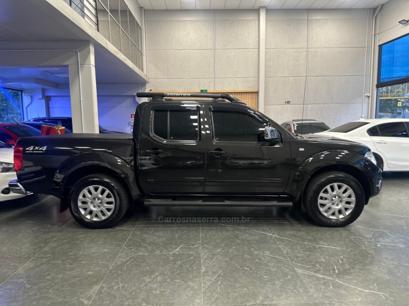 FRONTIER 2.5 SL 10 ANOS 4X4 CD TURBO ELETRONIC DIESEL 4P AUTOMÁTICO - 2014 - ESTâNCIA VELHA