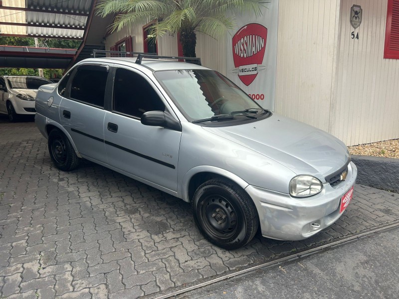 CORSA 1.0 MPFI CLASSIC SEDAN LIFE 8V FLEX 4P MANUAL - 2009 - TRêS COROAS