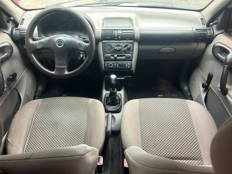 CORSA 1.0 MPFI CLASSIC SEDAN LIFE 8V FLEX 4P MANUAL - 2009 - TRêS COROAS
