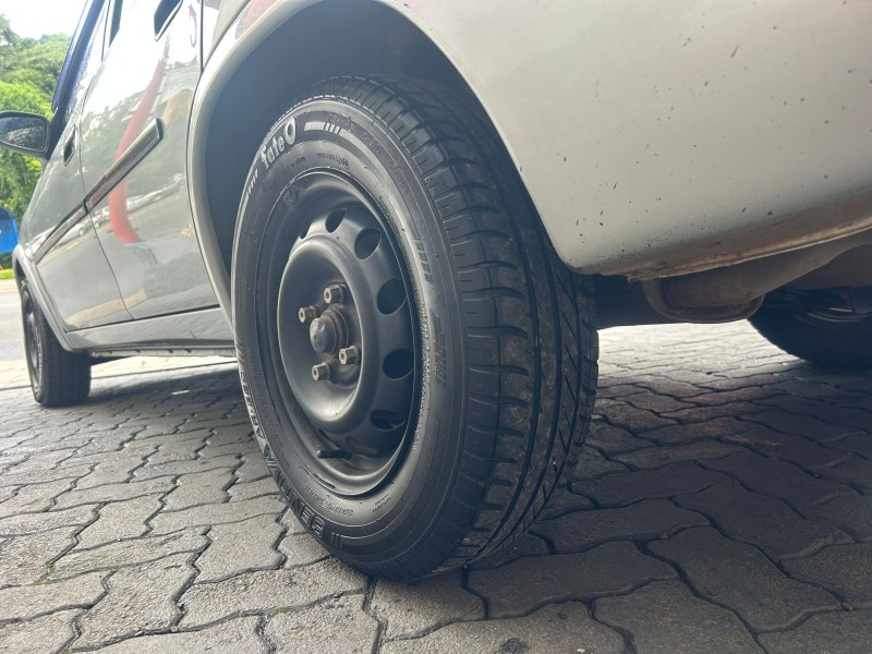 CORSA 1.0 MPFI CLASSIC SEDAN LIFE 8V FLEX 4P MANUAL - 2009 - TRêS COROAS