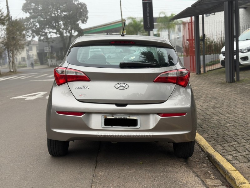HB20 1.6 COMFORT 16V FLEX 4P MANUAL - 2016 - PAROBé