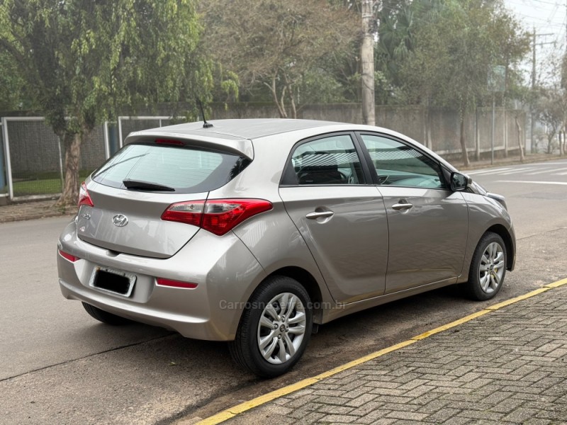 HB20 1.6 COMFORT 16V FLEX 4P MANUAL - 2016 - PAROBé