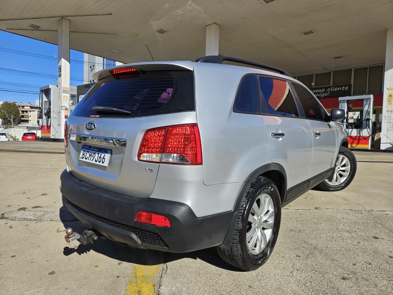 SORENTO 3.5 S.555 V6 4X2 24V GASOLINA 4P AUTOMATICO - 2011 - CAXIAS DO SUL