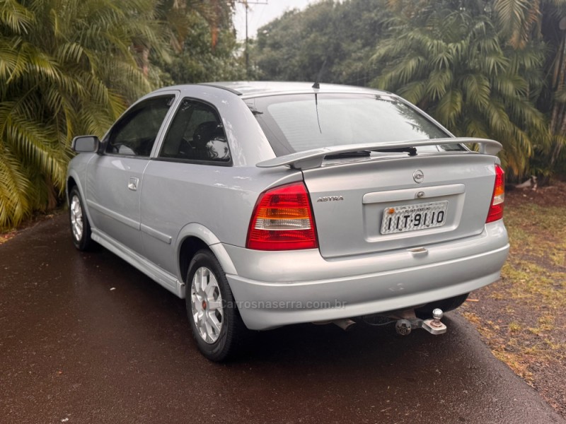 ASTRA 1.8 MPFI GL 8V GASOLINA 2P MANUAL - 1999 - FELIZ