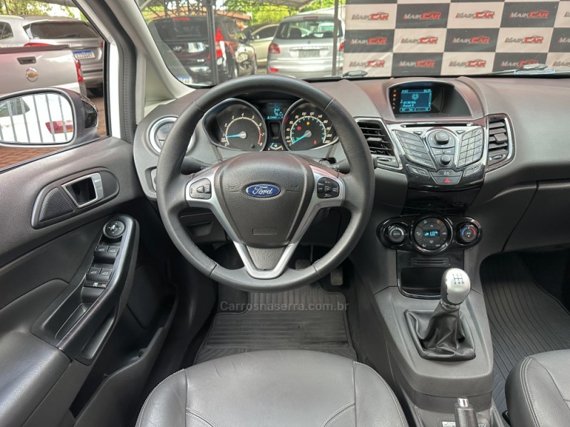 FIESTA 1.6 TITANIUM HATCH 16V FLEX 4P MANUAL - 2014 - ESTâNCIA VELHA